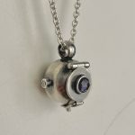 Sur commande : Locket Ball