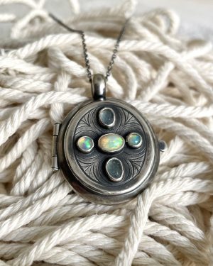 Melculum Locket photo